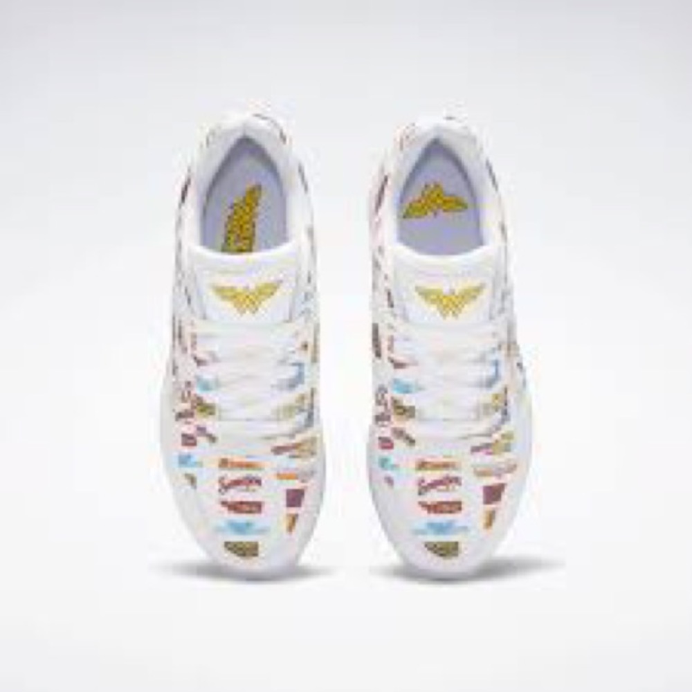 Reebok WMNS Wonder Woman x Classic Harman - Picture 12 of 14